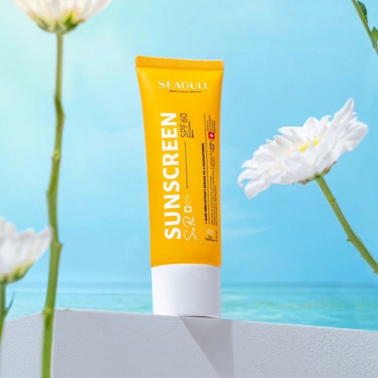 کرم ضد آفتاب فاقد رنگ سی گل با SPF 60 حجم 50 میل