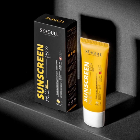 کرم ضد آفتاب فاقد چربی آقایان سی گل با SPF 55 حجم 50 میل